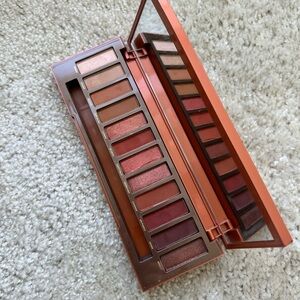 Urban Decay Naked Heat Eyeshadow Palette